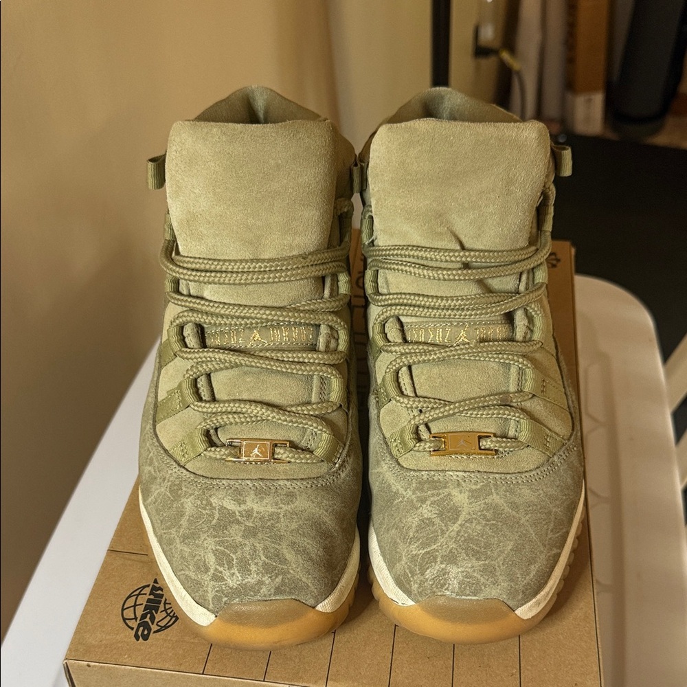 Jordan 11 Retro Olive Lux - Picture 3 of 9